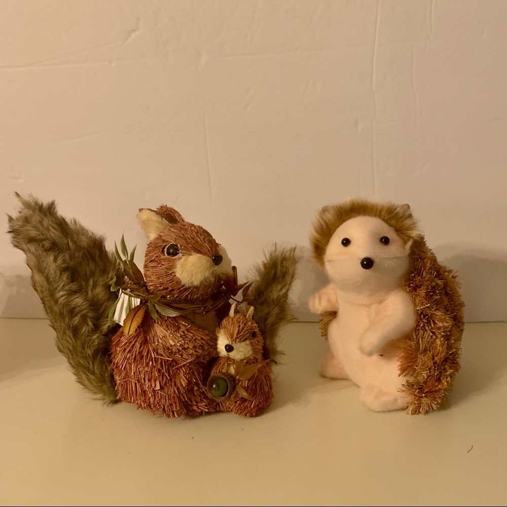 SQUIRREL, BABY CHIPMUNK & HEDGEHOG DECORATIONS